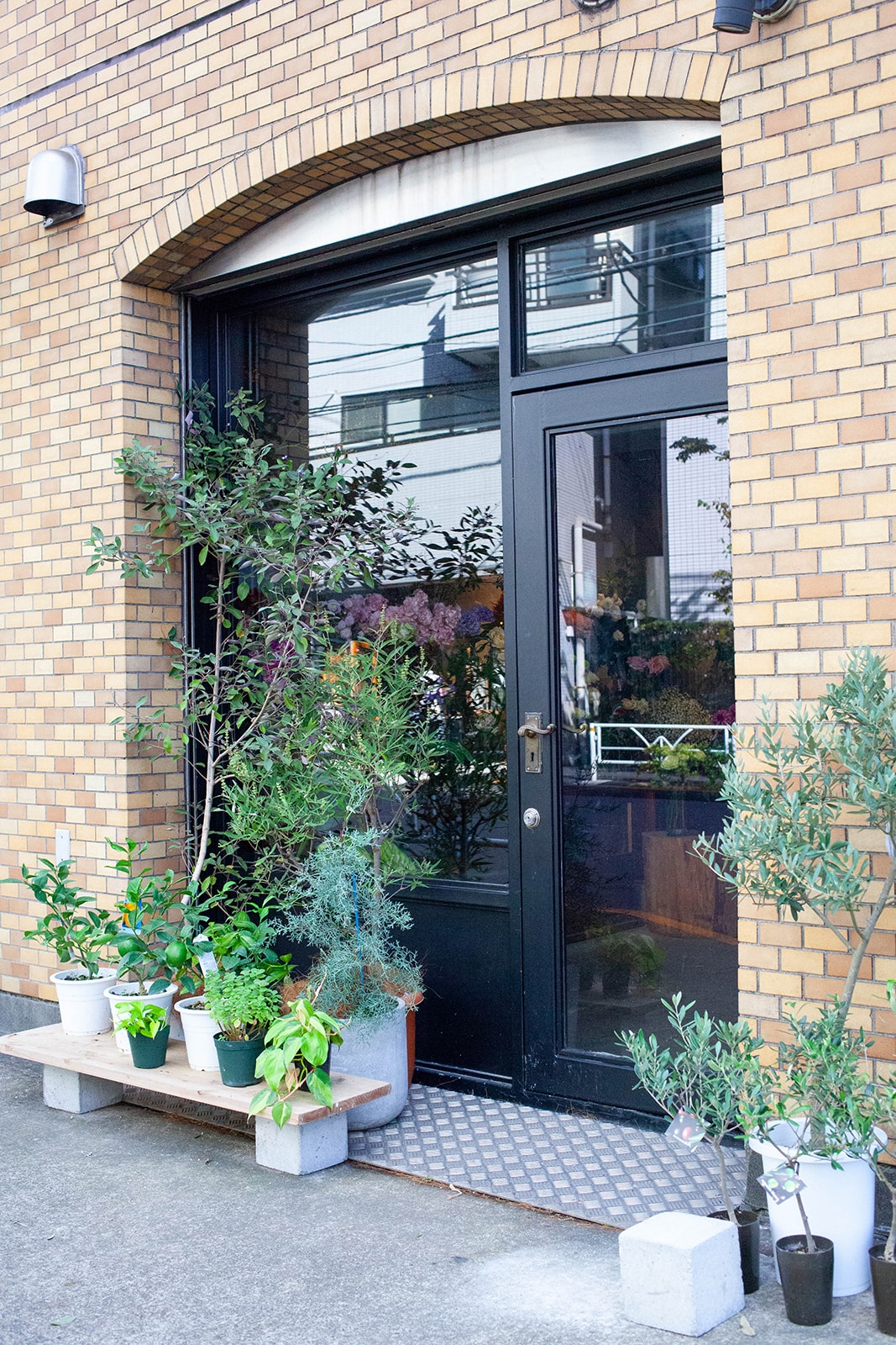 代々木上原の花屋 ex. flower shop & laboratory