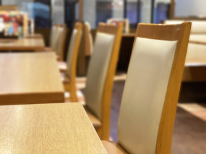 チェーン店の店内